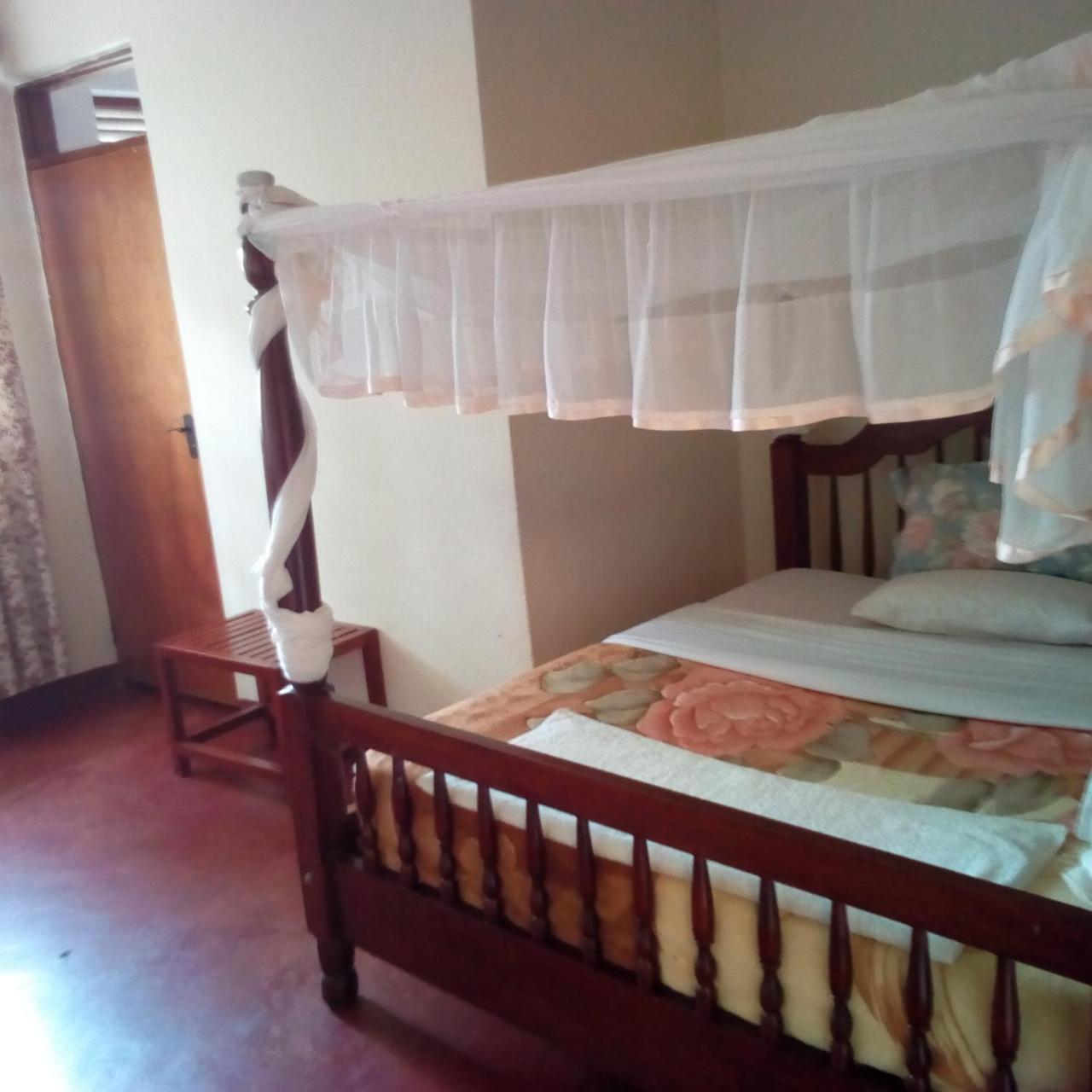 Skyway Hotel Entebbe Bagian luar foto